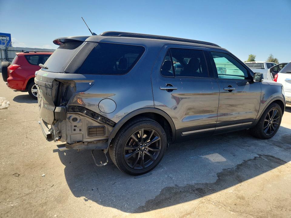 Photo 3 from auction – 2018 FORD EXPLORER with VIN 1FM5K7D89JGA36203