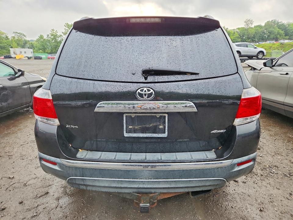 Photo 6 from auction – 2011 TOYOTA HIGHLANDER with VIN 5TDBK3EH9BS046672