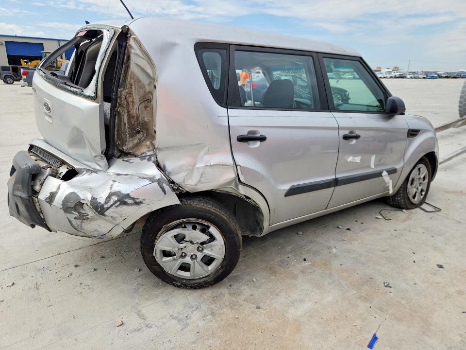 Photo 3 from auction – 2011 KIA SOUL with VIN KNDJT2A13B7303203