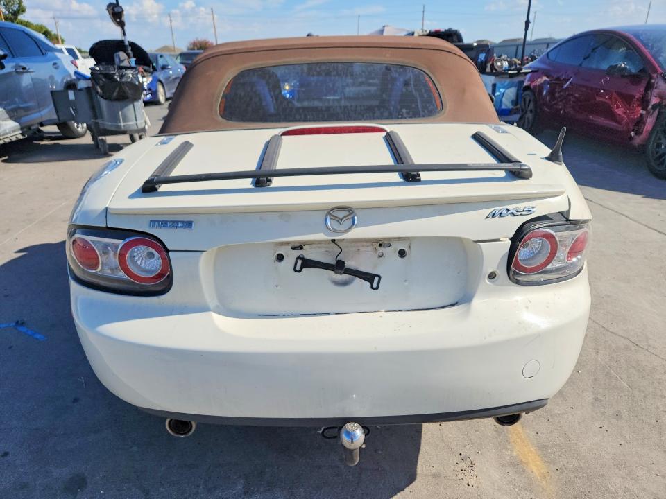 Photo 6 from auction – 2006 MAZDA MX-5 MIATA with VIN JM1NC25F560112355