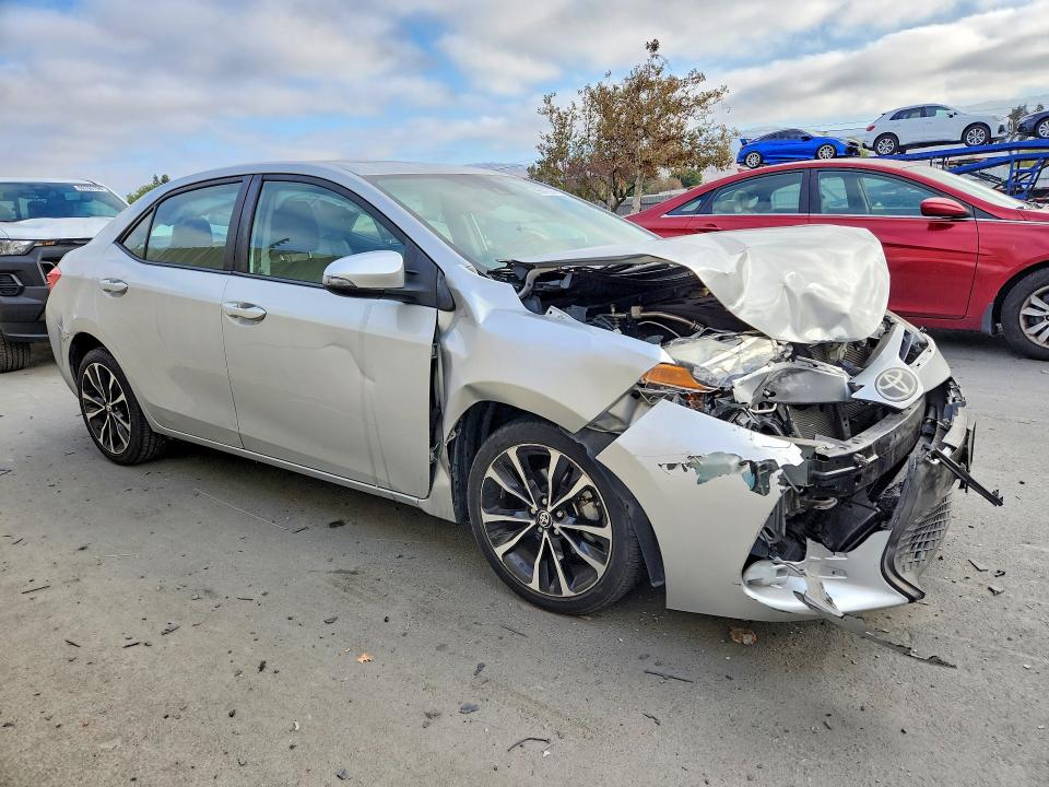 Снимка 4 от търг – 2017 TOYOTA COROLLA с VIN 2T1BURHEXHC792595