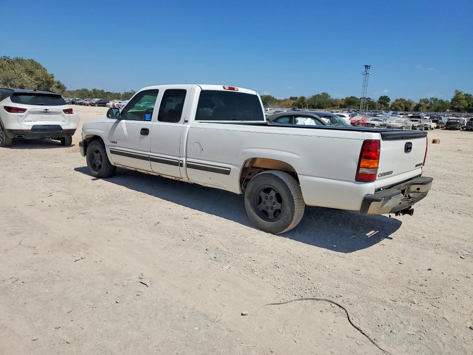 Photo 2 from auction – 2000 CHEVROLET SILVERADO with VIN 1GCEC19T1YE408618