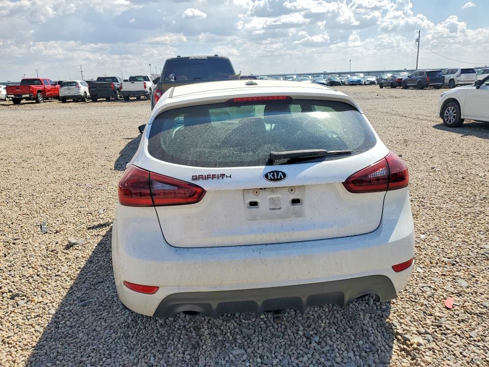 Zdjęcie 6 z aukcji – 2017 KIA FORTE5 z VIN 3KPFN5A34HE140167