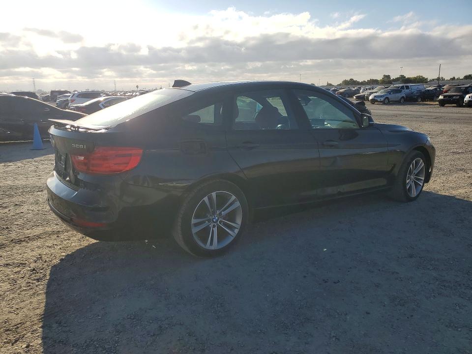 Photo 3 from auction – 2016 BMW 328 with VIN WBA8Z5C56GG500644