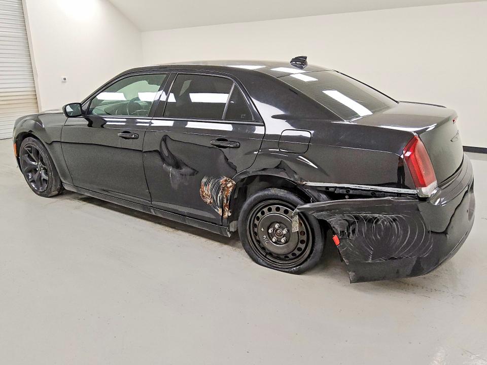 Фото 2 с аукциона – 2021 CHRYSLER 300 с VIN 2C3CCABG6MH595771