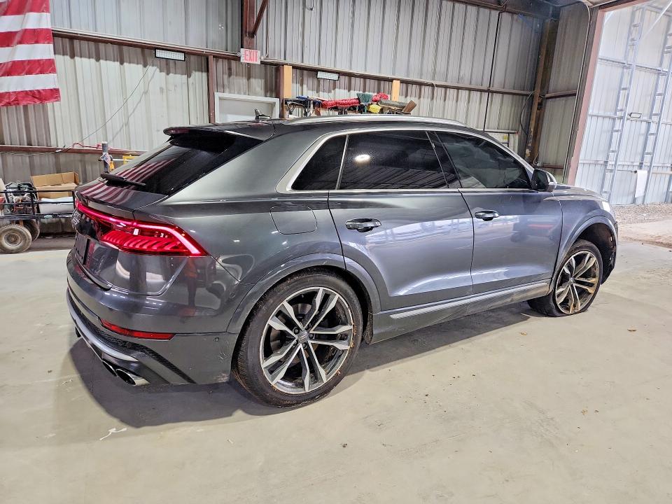 Снимка 3 от търг – 2021 AUDI SQ8 с VIN WA1CWBF15MD002777