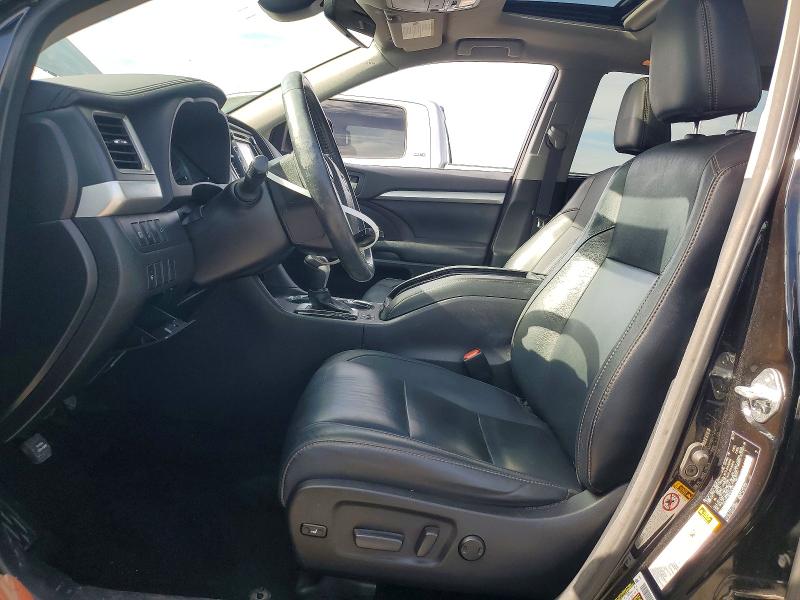 Снимка 7 от търг – 2017 TOYOTA HIGHLANDER с VIN 5TDJZRFH9HS432235