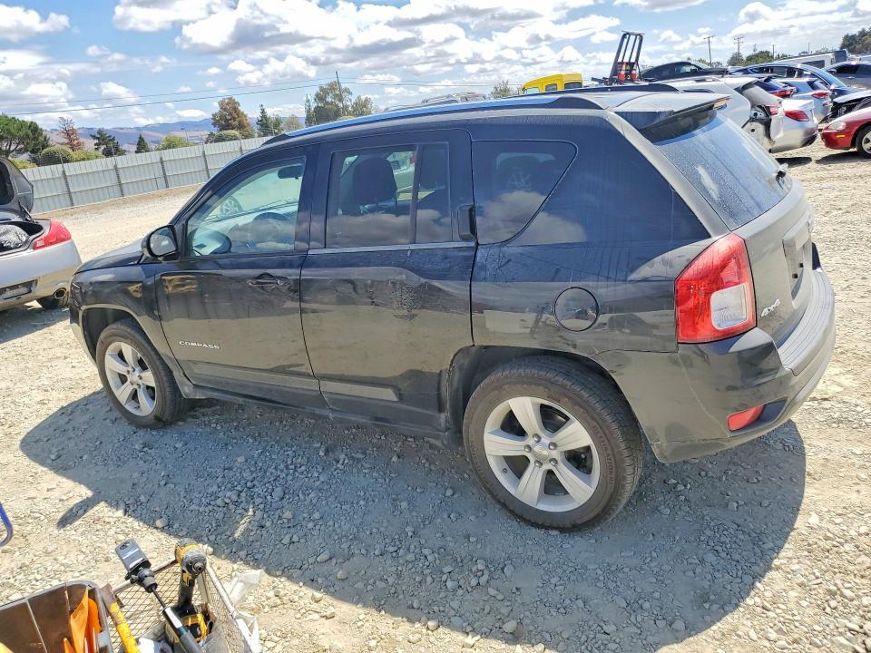 Photo 2 from auction – 2011 JEEP COMPASS with VIN 1J4NF1FB2BD164598