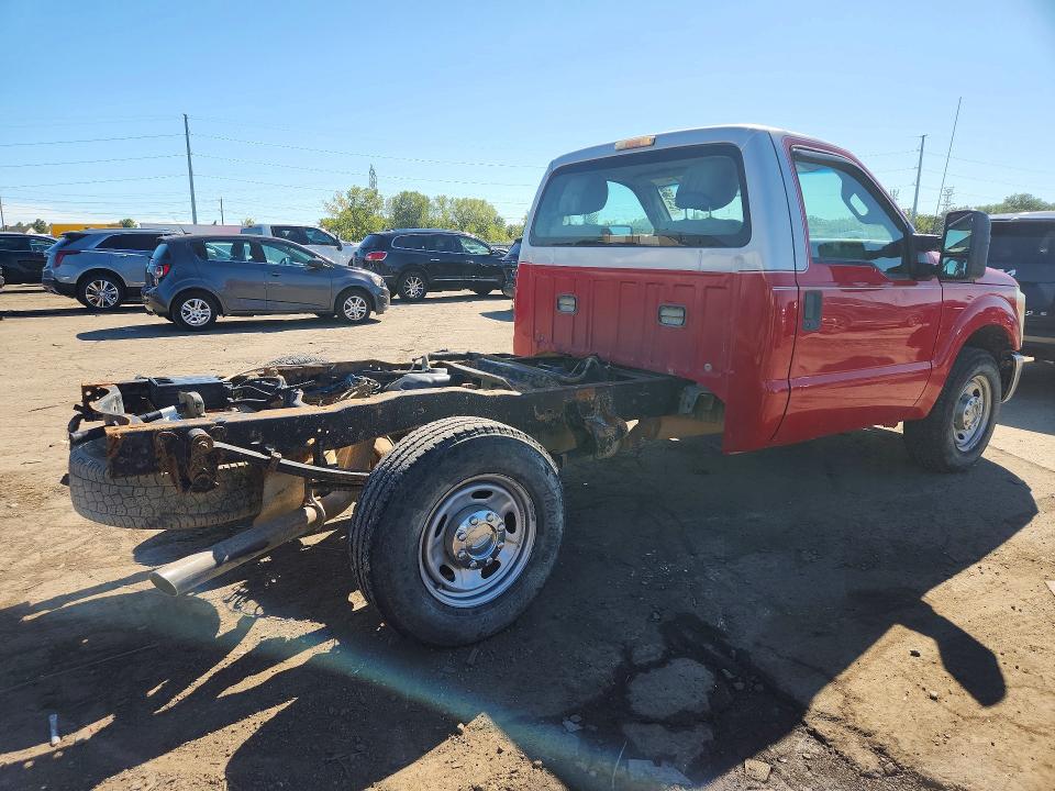 Foto 3 de la subasta – 2014 FORD F250 con VIN 1FTBF2A62EEA19150