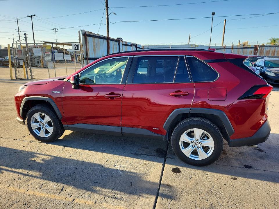 Photo 2 from auction – 2021 TOYOTA RAV4 with VIN JTMMWRFVXMD124721