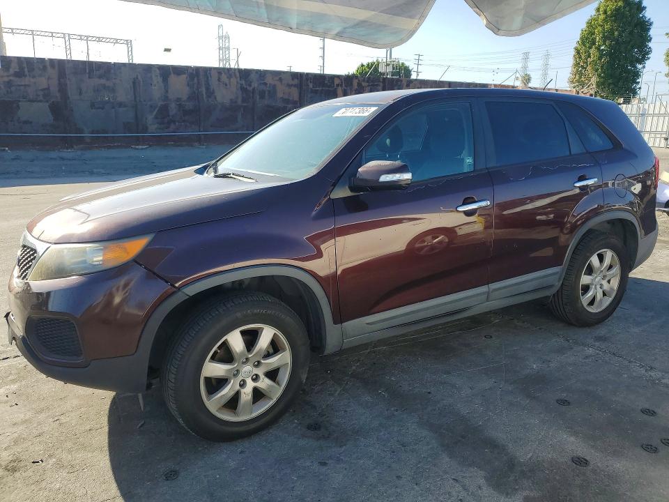 KIA SORENTO 2011 with VIN 5XYKT3A16BG004074 - Photo from auction