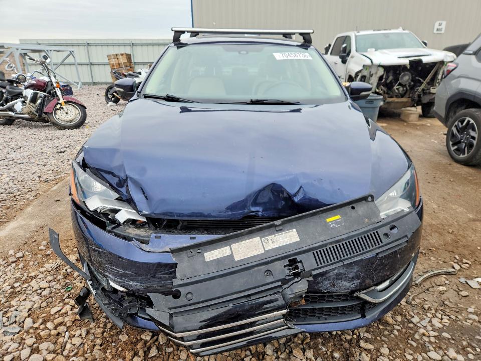 Photo 5 from auction – 2015 VOLKSWAGEN PASSAT with VIN 1VWBS7A32FC070446