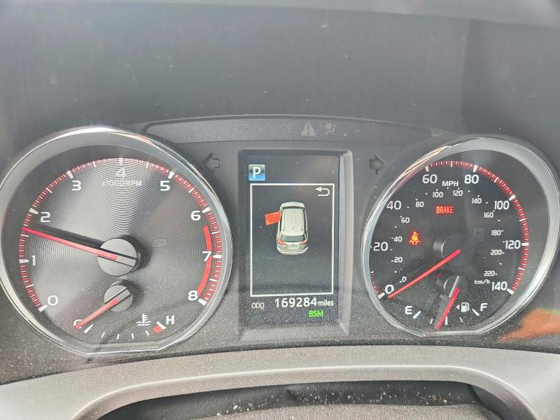 Photo 9 from auction – 2016 TOYOTA RAV4 with VIN JTMJFREV9GJ070869