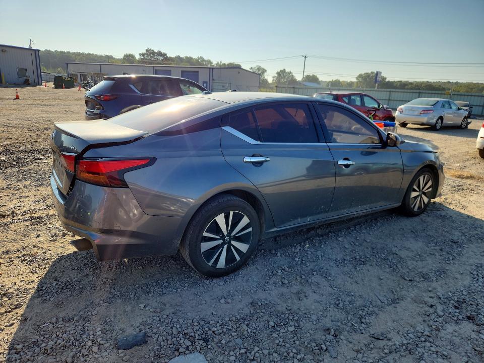 Photo 3 from auction – 2019 NISSAN ALTIMA with VIN 1N4BL4EV3KC159050