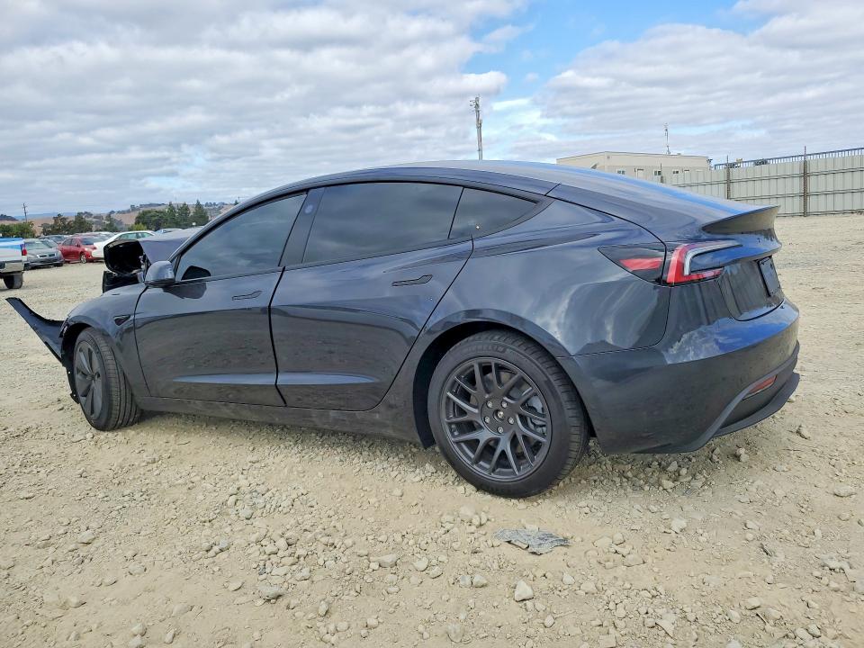 Снимка 2 от търг – 2026 TESLA MODEL 3 с VIN 5YJ3E1EA4TF214498