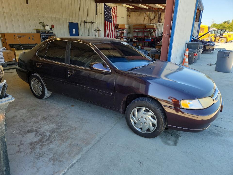 Photo 4 from auction – 1998 NISSAN ALTIMA with VIN 1N4DL01D9WC184913