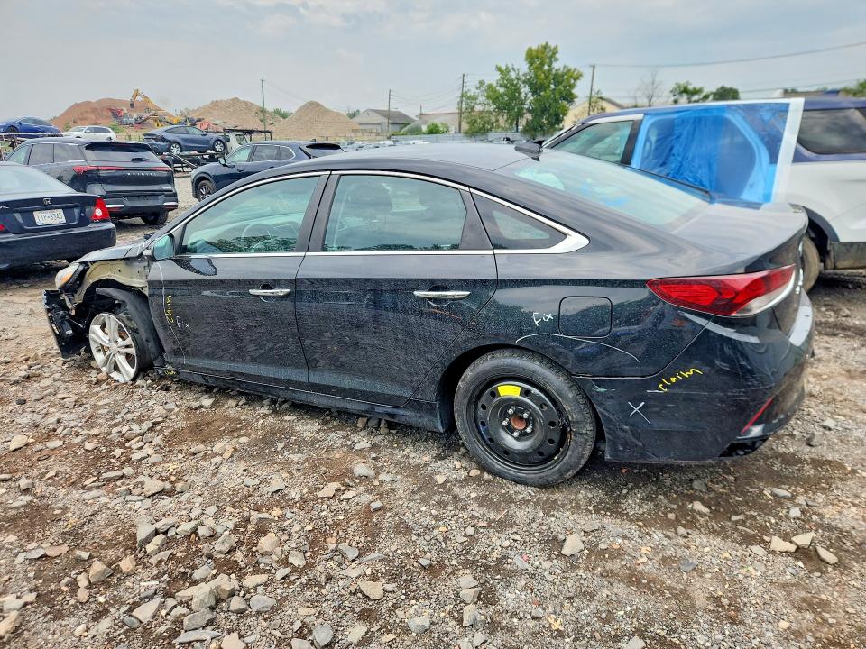 Photo 2 from auction – 2018 HYUNDAI SONATA with VIN 5NPE34AF0JH721995
