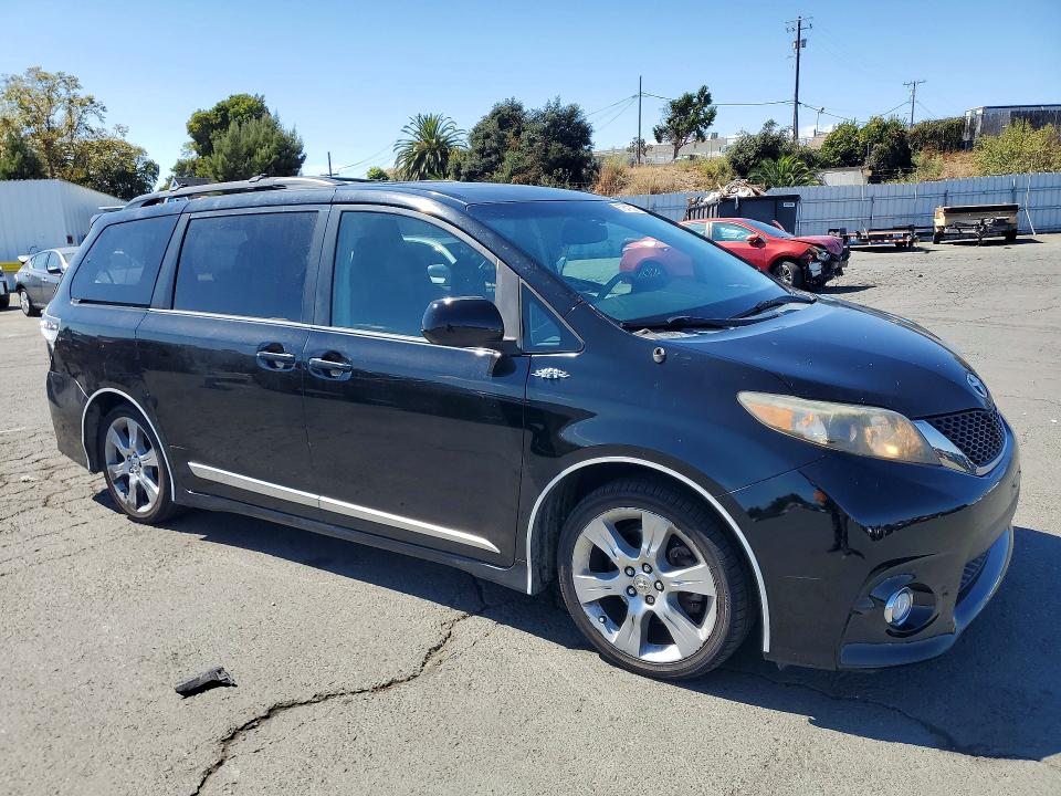 Photo 4 from auction – 2012 TOYOTA SIENNA with VIN 5TDXK3DC2CS269388