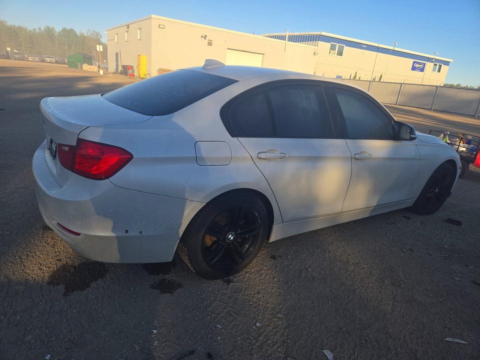Снимка 3 от търг – 2012 BMW 320 с VIN WBA3B1C55CFX99762