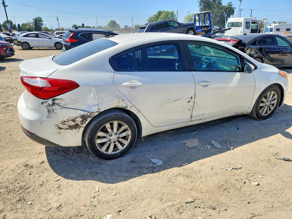 Photo 3 from auction – 2016 KIA FORTE with VIN KNAFX4A62G5554117