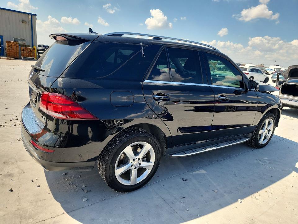 Снимка 3 от търг – 2016 MERCEDES-BENZ GLE с VIN 4JGDA5JB9GA781239