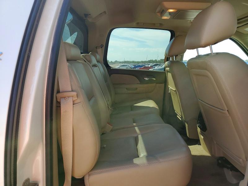 Photo 10 from auction – 2011 CHEVROLET AVALANCHE with VIN 3GNTKGE35BG109434