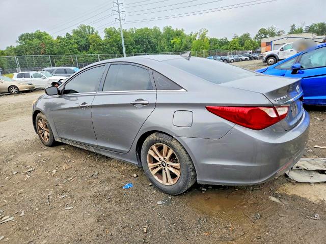 Photo 2 from auction – 2013 HYUNDAI SONATA with VIN 5NPEB4AC1DH782737