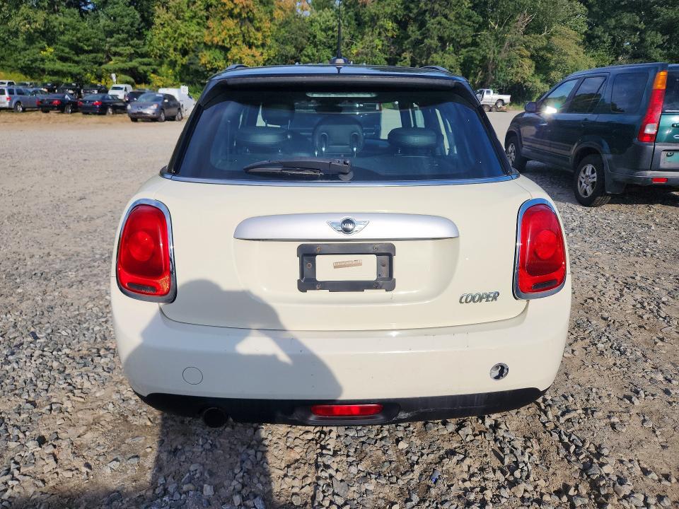 Фото 6 с аукциона – 2015 MINI COOPER с VIN WMWXS5C54FT831292