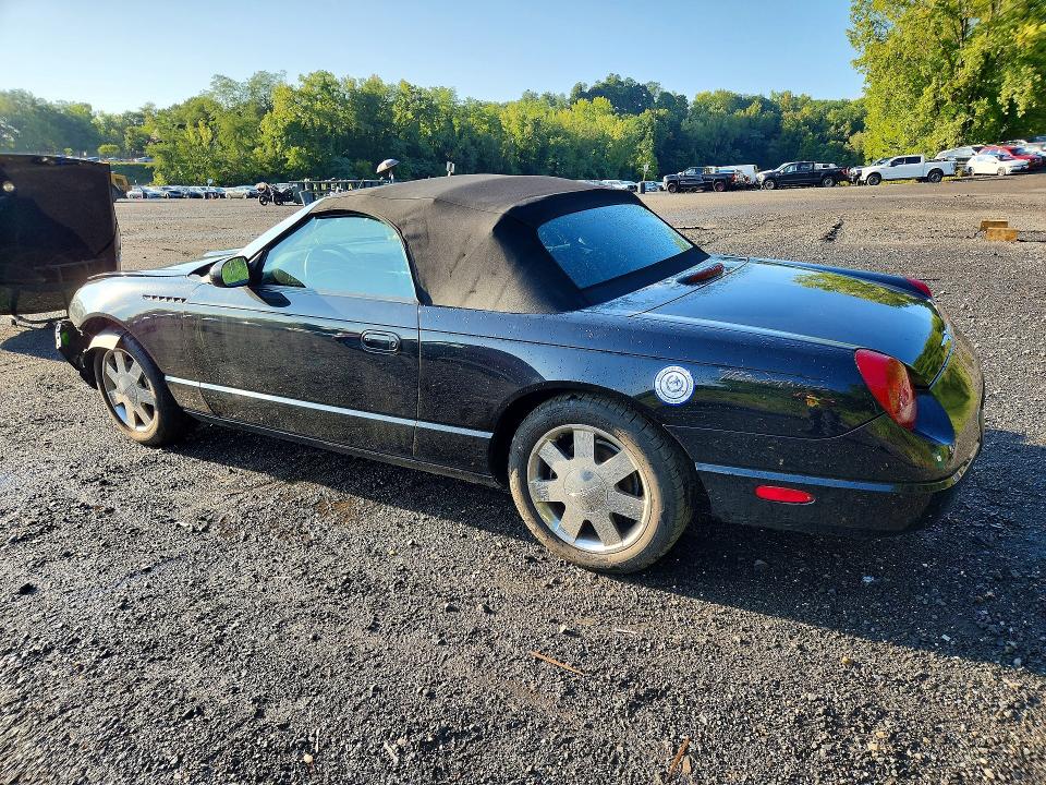 Photo 2 from auction – 2002 FORD THUNDERBIRD with VIN 1FAHP60AX2Y120294