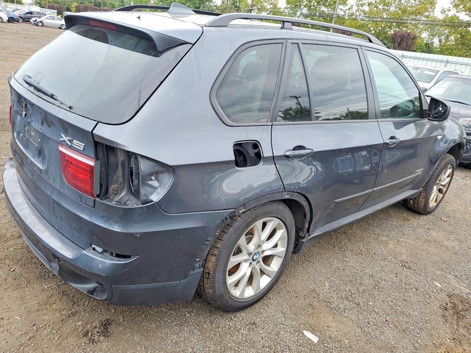 Foto 3 de la subasta – 2012 BMW X5 con VIN 5UXZW0C54CL664848