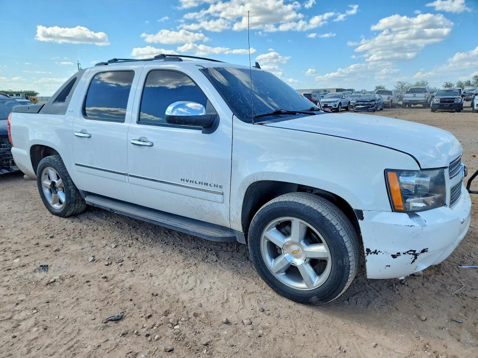 Photo 4 from auction – 2011 CHEVROLET AVALANCHE with VIN 3GNMCGE0XBG219399