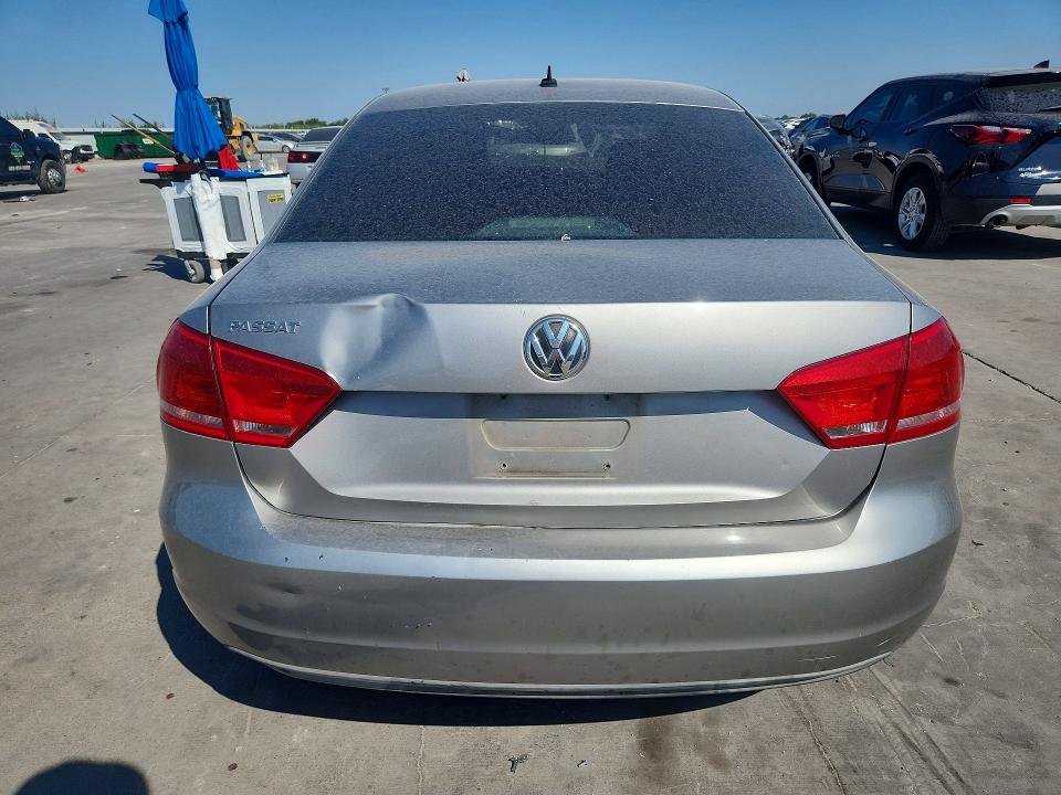 Photo 6 from auction – 2012 VOLKSWAGEN PASSAT with VIN 1VWAH7A33CC094311