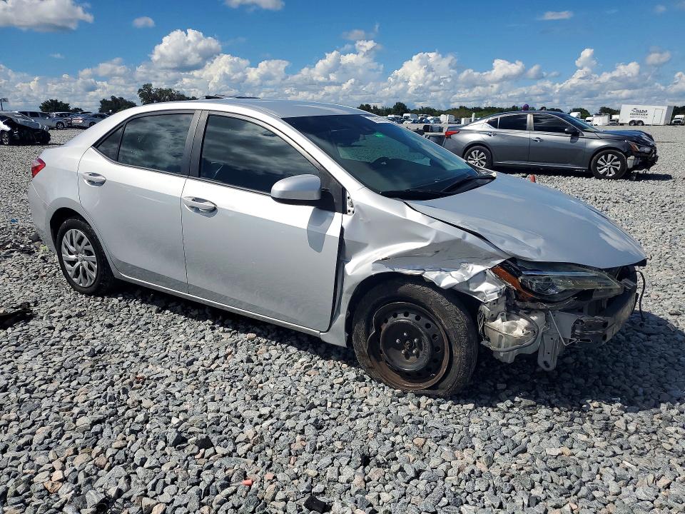 Снимка 4 от търг – 2018 TOYOTA COROLLA с VIN 2T1BURHEXJC053765