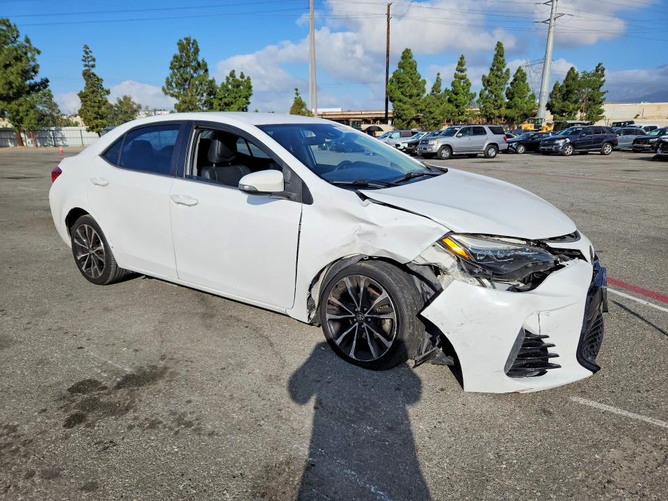 Zdjęcie 4 z aukcji – 2017 TOYOTA COROLLA z VIN 2T1BURHE4HC756675
