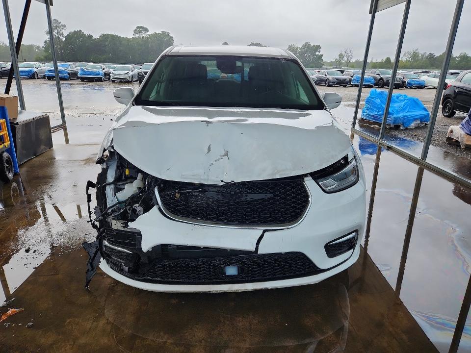 Photo 5 from auction – 2022 CHRYSLER PACIFICA with VIN 2C4RC1L76NR129970