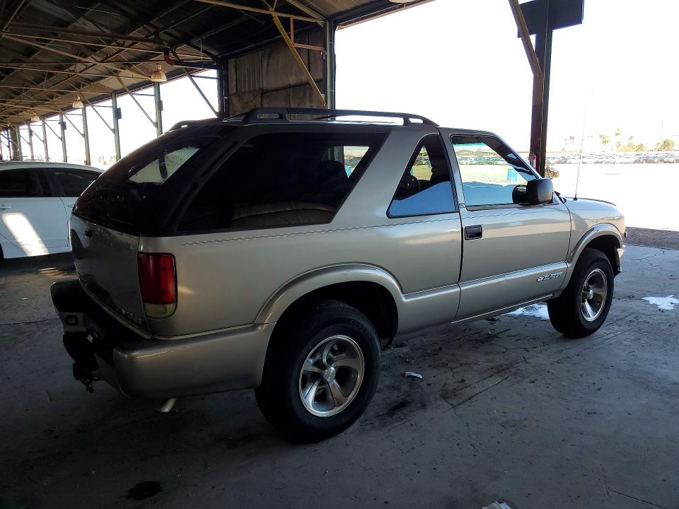 Фото 3 с аукциона – 2003 CHEVROLET BLAZER с VIN 1GNCS18X03K174648
