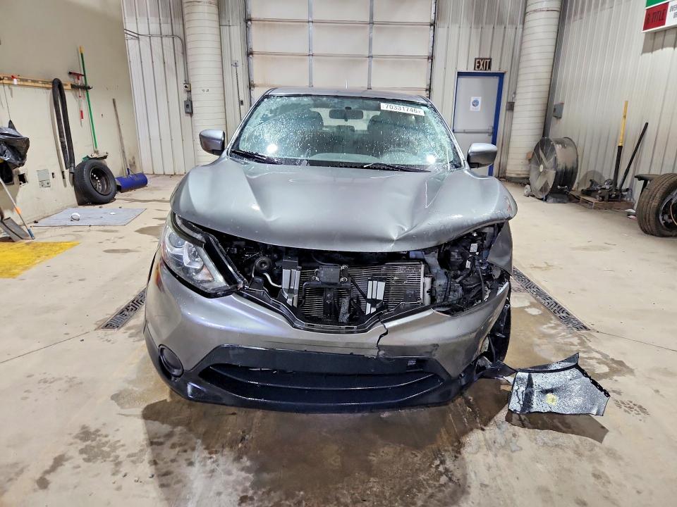 Снимка 5 от търг – 2018 NISSAN ROGUE SPORT с VIN JN1BJ1CR3JW265101