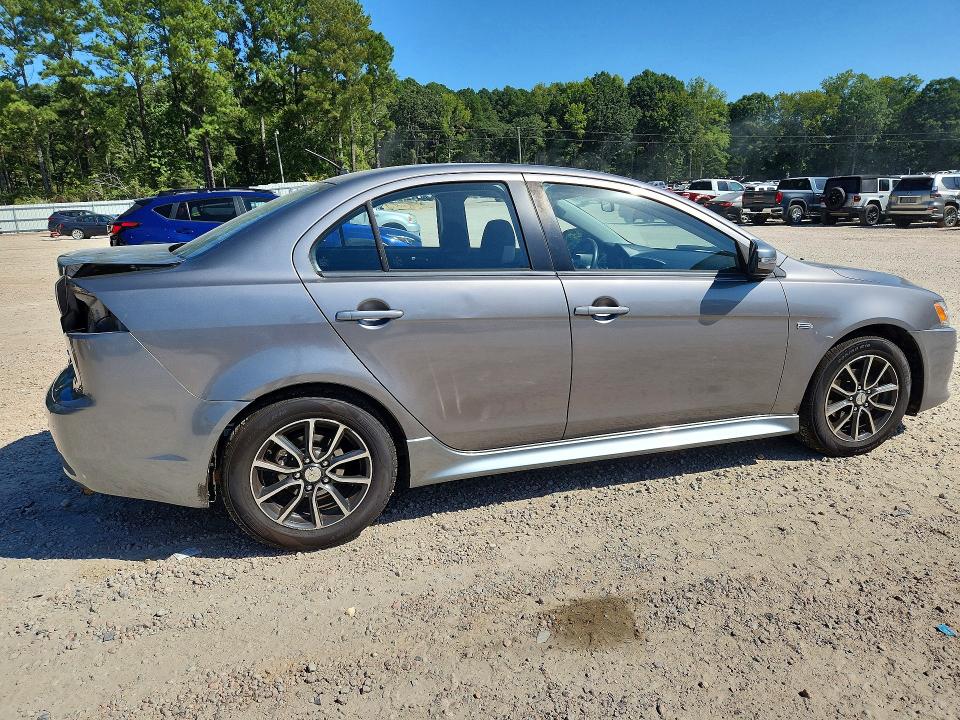 Снимка 3 от търг – 2017 MITSUBISHI LANCER с VIN JA32U2FUXHU006474