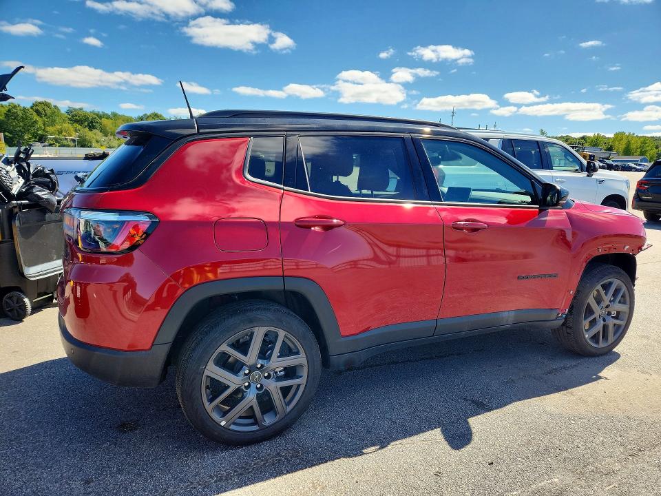 Снимка 3 от търг – 2026 JEEP COMPASS с VIN 3C4NJDCN4TT252942