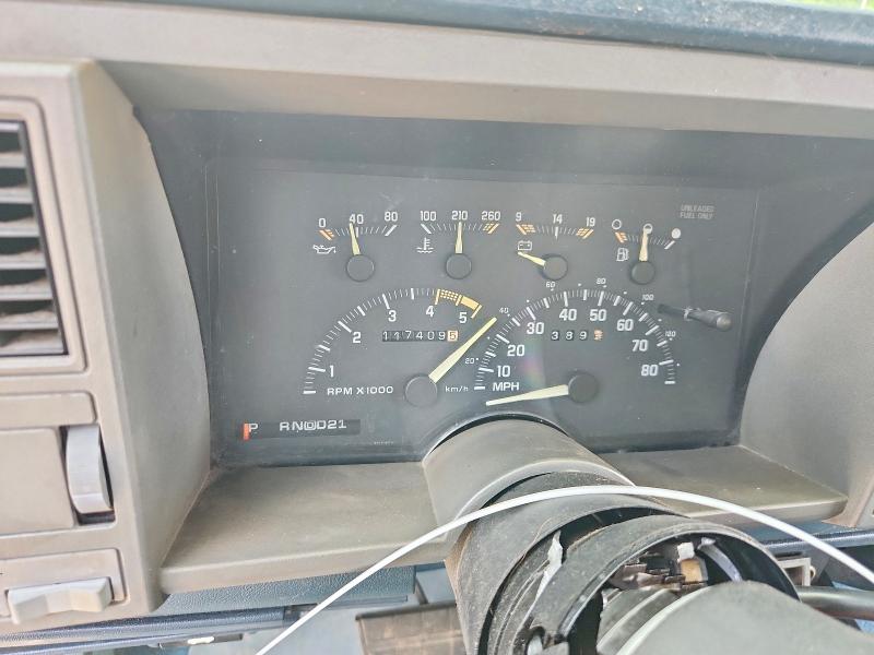 Photo 9 from auction – 1993 CHEVROLET GMT-400 with VIN 2GCFK29K5P1261546