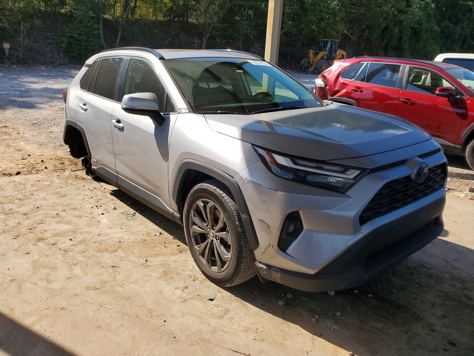 Photo 4 from auction – 2023 TOYOTA RAV4 with VIN JTMB6RFV5PD544608