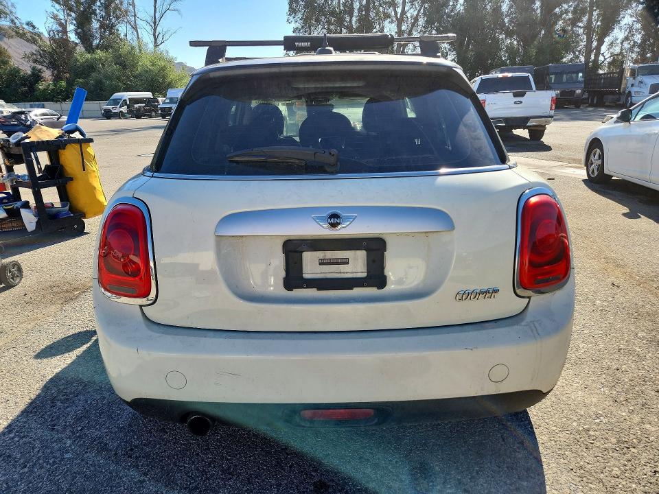 Foto 6 de la subasta – 2015 MINI COOPER con VIN WMWXS5C52FT829363