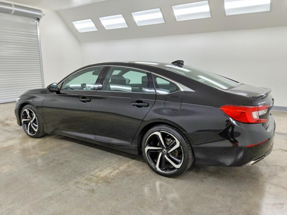 Снимка 2 от търг – 2018 HONDA ACCORD с VIN 1HGCV1F32JA232618