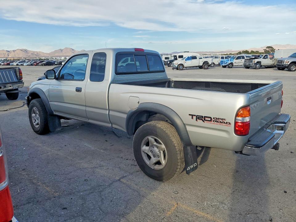Снимка 2 от търг – 2002 TOYOTA TACOMA с VIN 5TEWN72N32Z053551