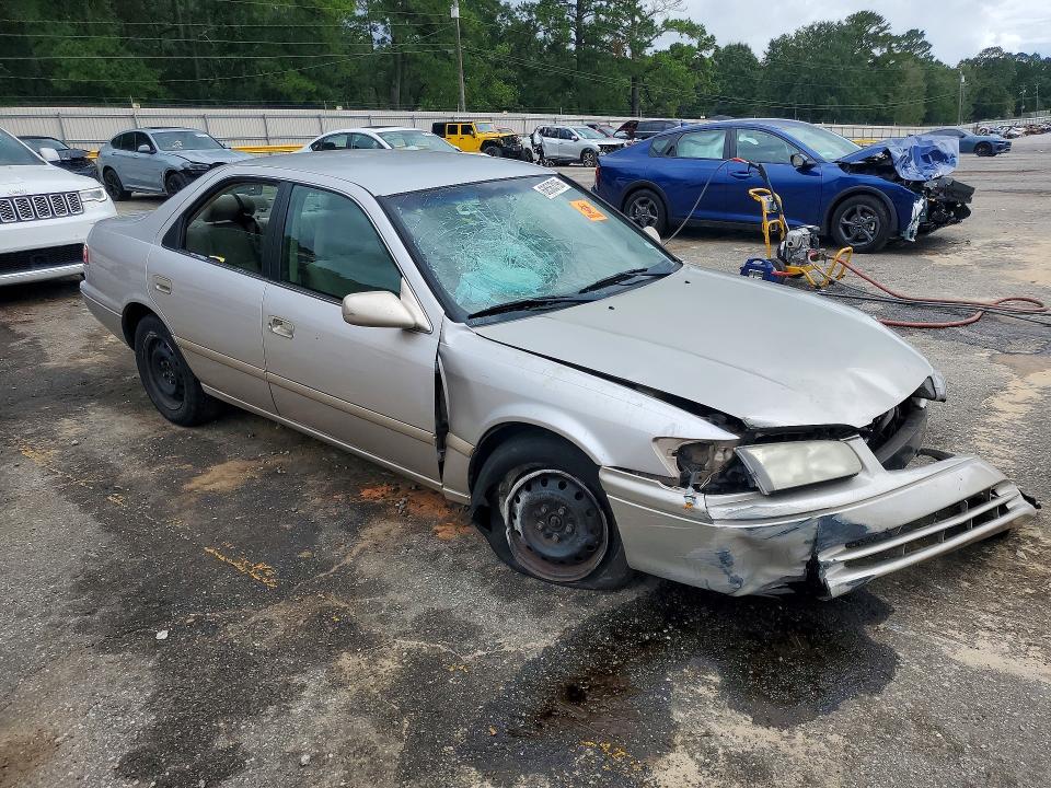 Photo 4 from auction – 2000 TOYOTA CAMRY with VIN 4T1BG22K2YU658160