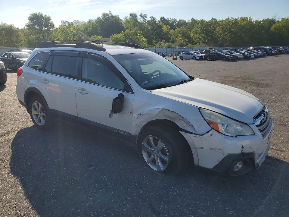Photo 4 from auction – 2013 SUBARU OUTBACK with VIN 4S4BRCLC8D3282748