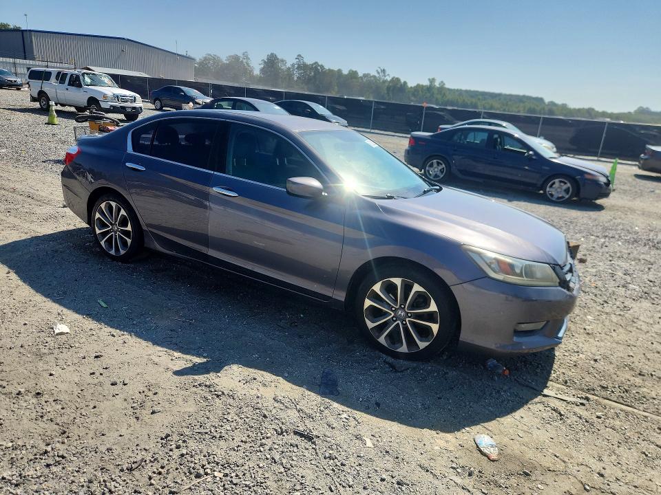 Photo 4 from auction – 2015 HONDA ACCORD with VIN 1HGCR2F50FA192400