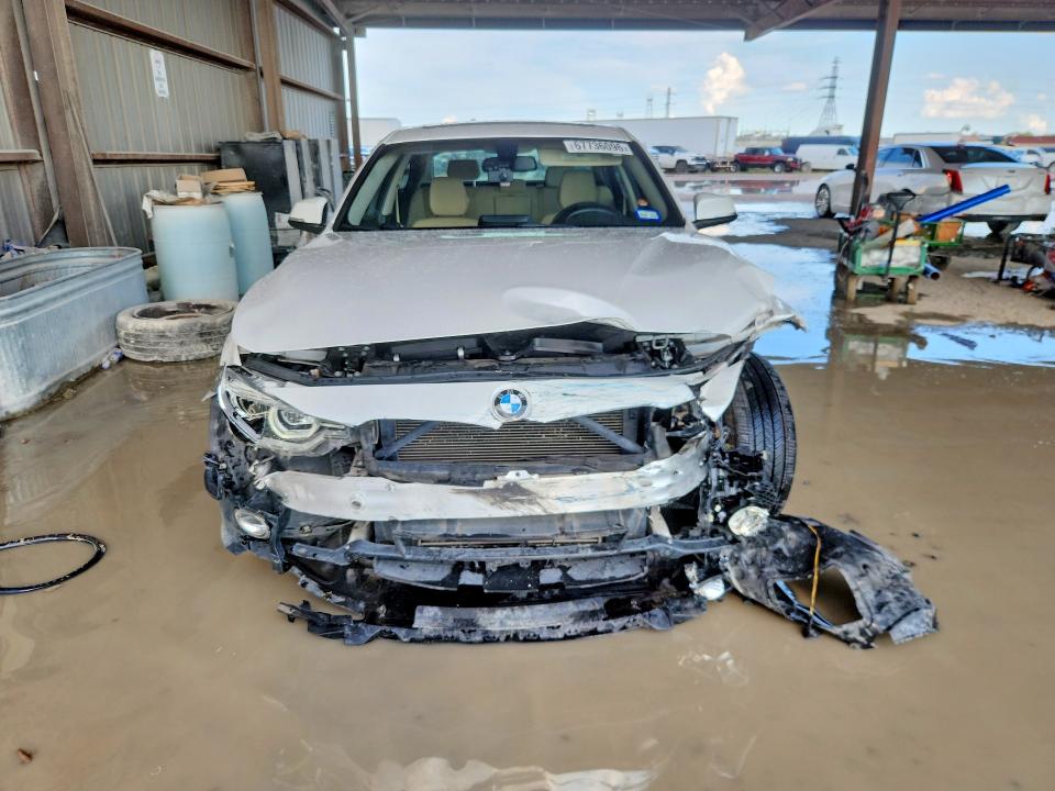 Photo 5 from auction – 2018 BMW 320 with VIN WBA8E1G57JNU91714