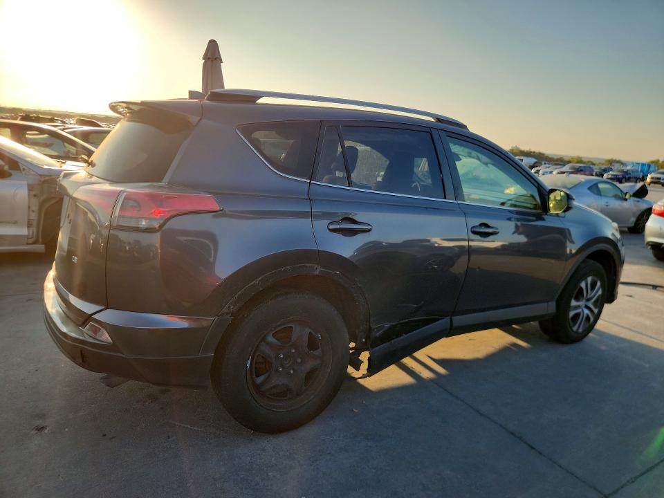 Zdjęcie 3 z aukcji – 2018 TOYOTA RAV4 z VIN JTMZFREV2JD129768