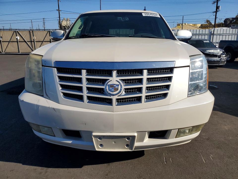 Photo 5 from auction – 2008 CADILLAC ESCALADE with VIN 1GYFK668X8R119034